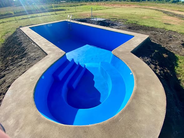 Piscina Los Caulles - Vista Principal